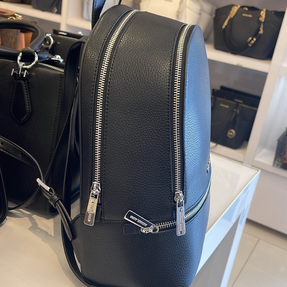 MICHAEL KORS Rhea Medium Pebbled Leather Zip Backpack
BLACK 
NWT MK - Picture 16 of 16
